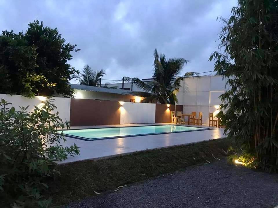 Aradhana Airport Transit Hotel كاتوناياكى المظهر الخارجي الصورة