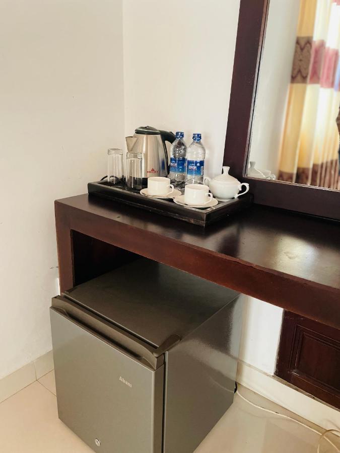Aradhana Airport Transit Hotel كاتوناياكى المظهر الخارجي الصورة